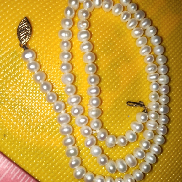 Pearl necklace and bracelet set - Picture 3 of 6